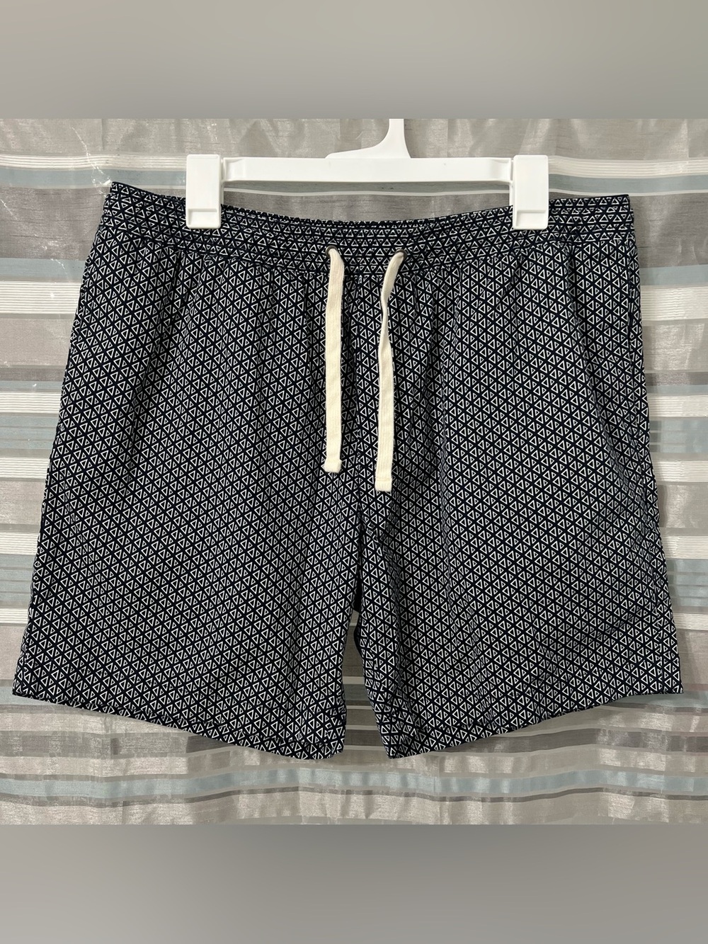 J. Crew Men’s Navy & White Flex Pull-on Stretch Cotton ShortS